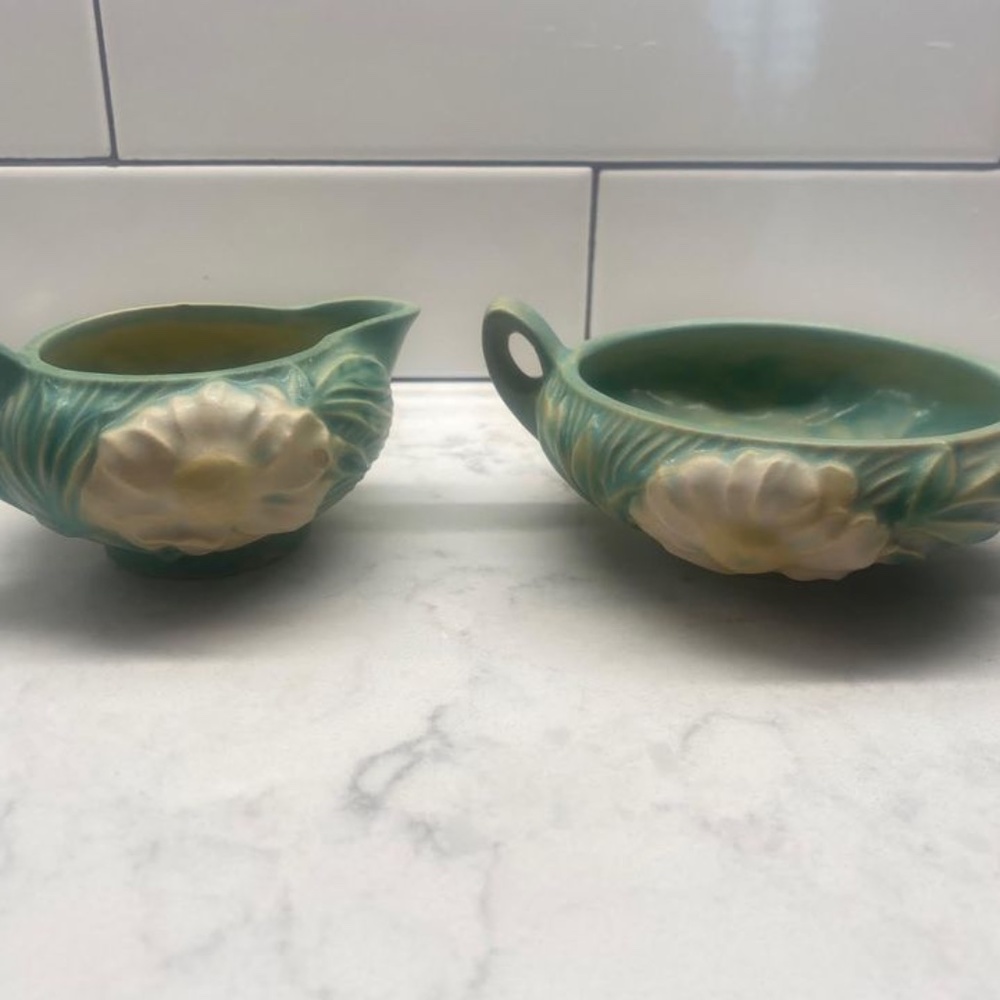 Roseville #3-S/3-C, Peony Sugar and Creamer,